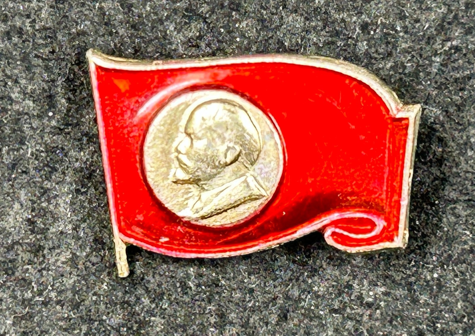 An Original USSR CCCP Soviet Lenin Lapel Pin An Original USSR CCCP Soviet Lenin Lapel Pin