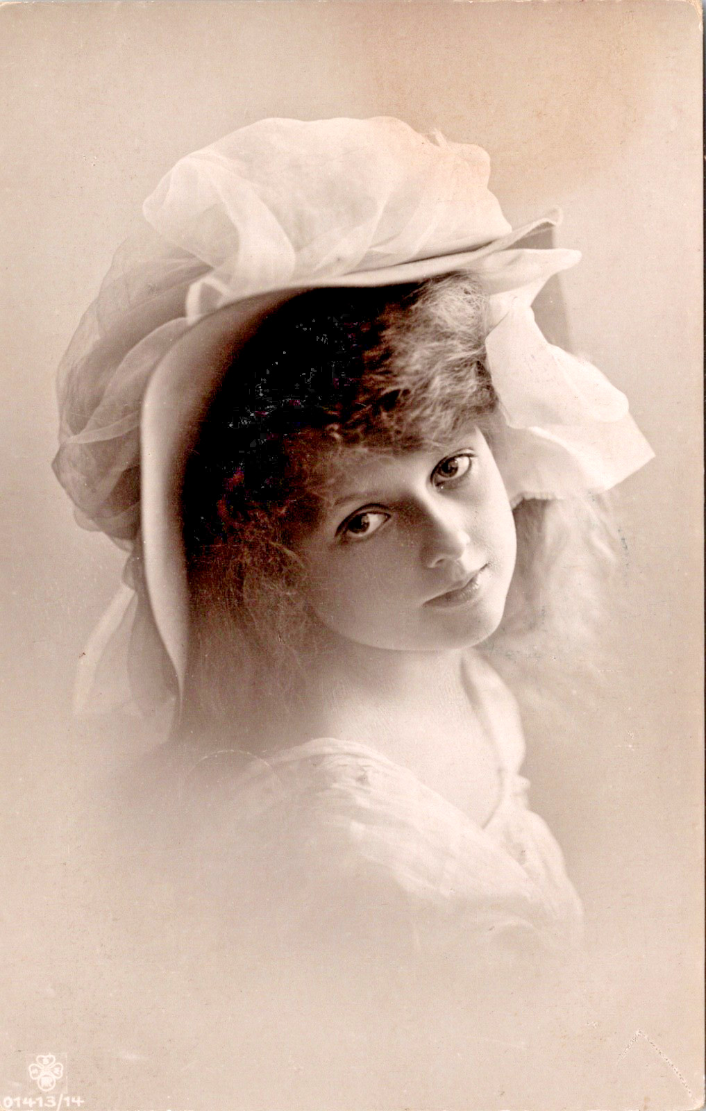 RPPC Lovely Young Girl Fancy Tulle Hat Curls Lace Studio Pose P.U. 1909 (N-469)