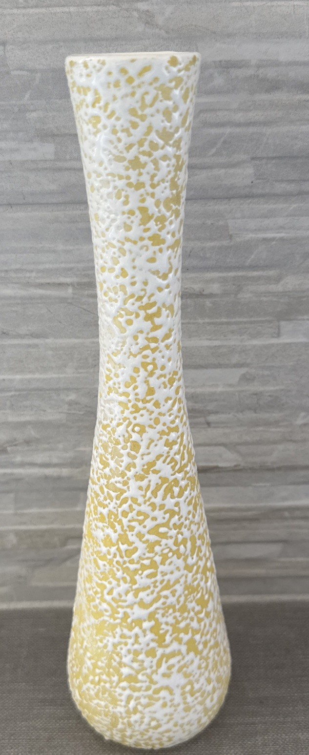 Vintage Shawnee USA Pottery YELLOW & White VASE #1816 Chantilly Confetti 10” Vintage Shawnee USA Pottery YELLOW & White VASE #1816 Chantilly Confetti 10”