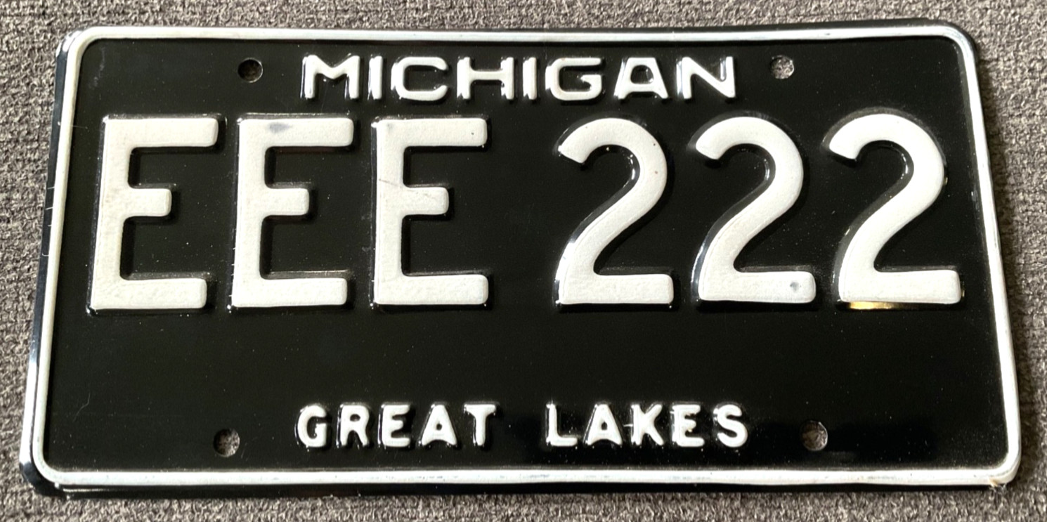 VERY RARE 1970's EEE 222 MICHIGAN LICENSE PLATE ALL ORIGINAL NOS NICE