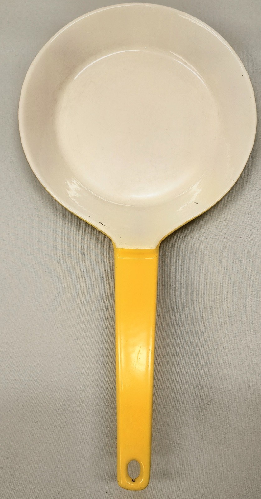 Skillet Cast Iron Enamel Copco Michael Lax Denmark Yellow 14 Inch 7-1/2 Dia 
