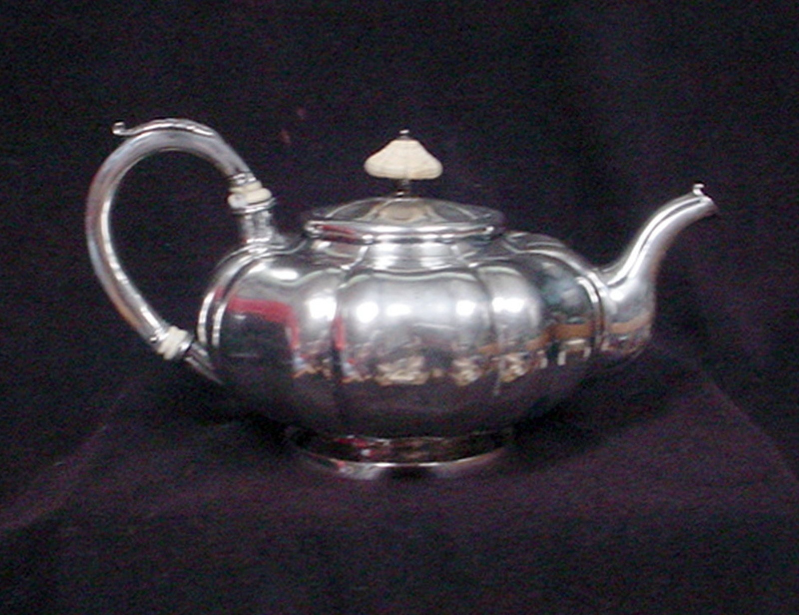 ANTIQUE 12 LOTH SOLID SILVER TEAPOT Ca 1850 AE STAMP GERMAN CONTINENTAL 554 gm
