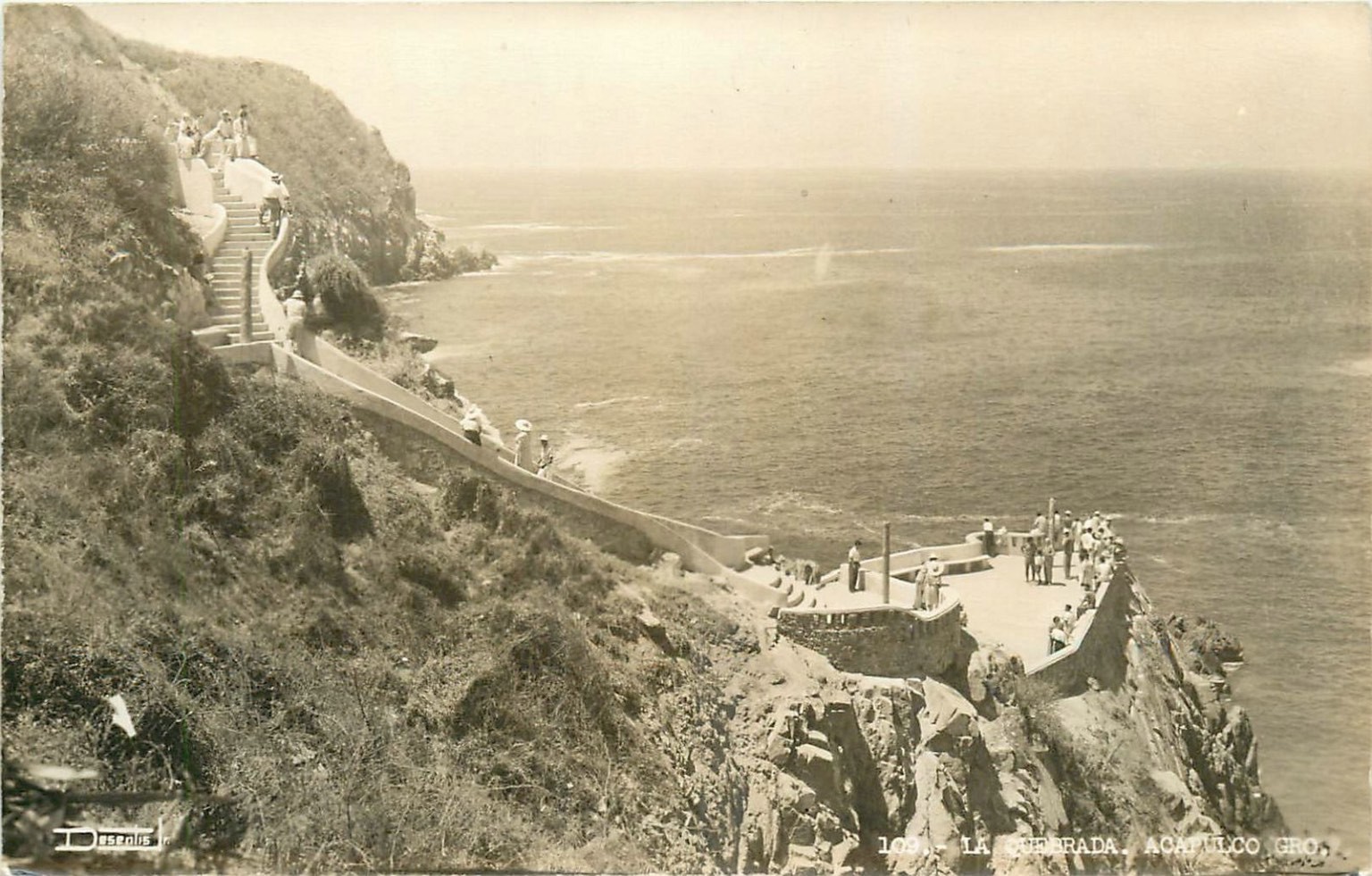 Vintage RPPC La Quebrada Acapulco Mexico Cliff Divers View Postcard 1950s Vintage RPPC La Quebrada Acapulco Mexico Cliff Divers View Postcard 1950s
