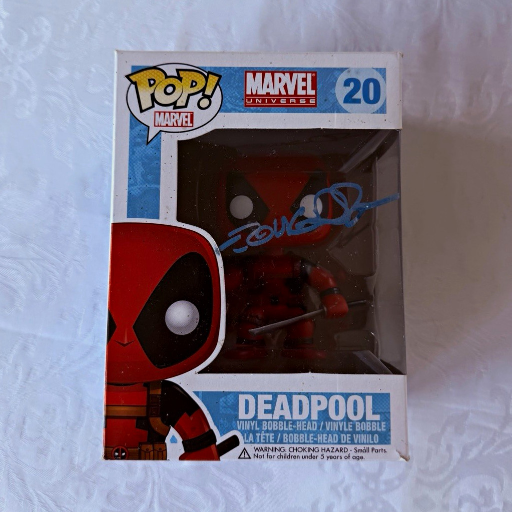 Funko Pop Marvel Universe Deadpool #20 Vinyl Figure Autographed (no coa) Funko Pop Marvel Universe Deadpool #20 Vinyl Figure Autographed (no coa)