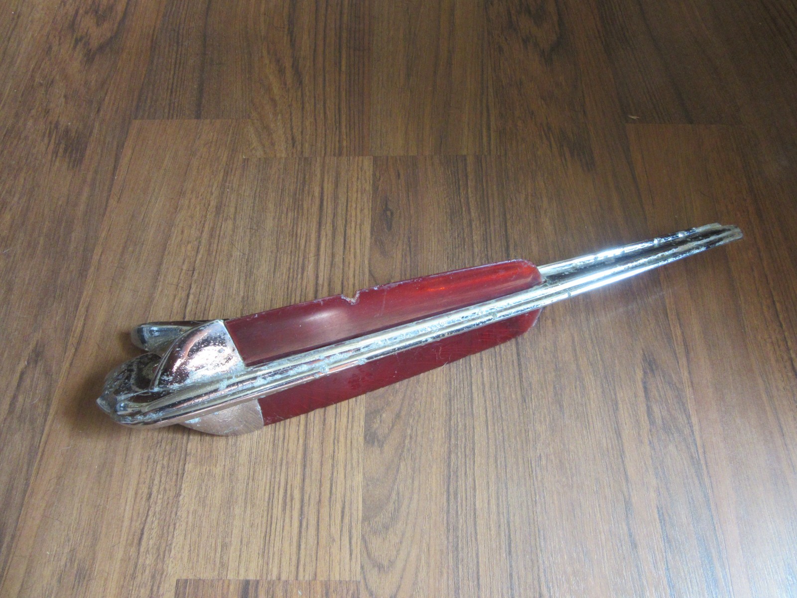 Vintage 1948 1949 Pontiac Flying Chief Red Lucite Wing Car Hood Ornament 510565