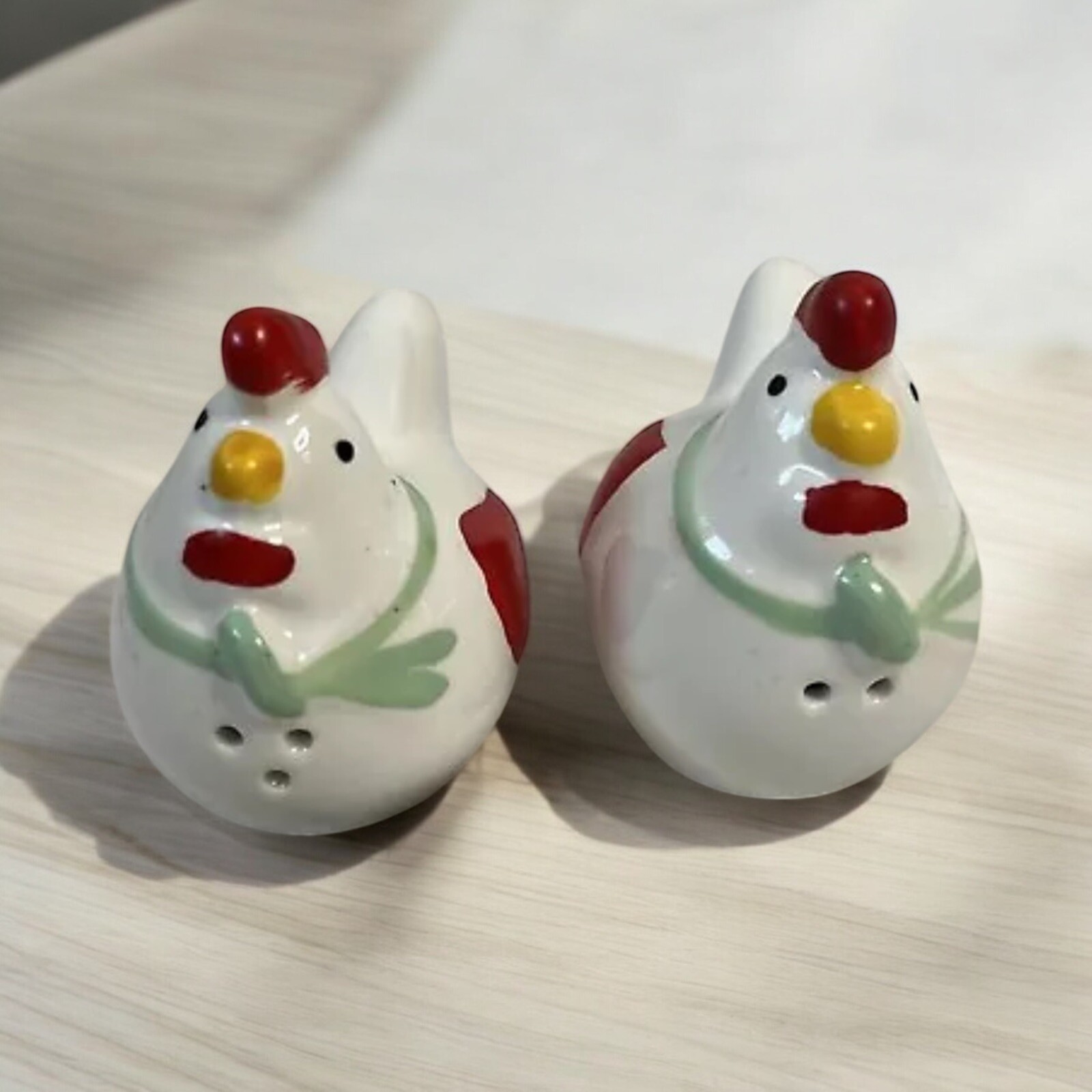 Vintage Chicken Salt & Pepper Shakers White Rooster Farm Country Table Vintage Chicken Salt & Pepper Shakers White Rooster Farm Country Table