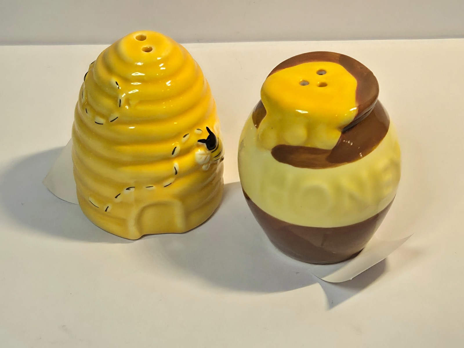 Cracker Barrel Beehive Honey Jar Mini Salt Pepper Shakers Ceramic Bee Set Cracker Barrel Beehive Honey Jar Mini Salt Pepper Shakers Ceramic Bee Set