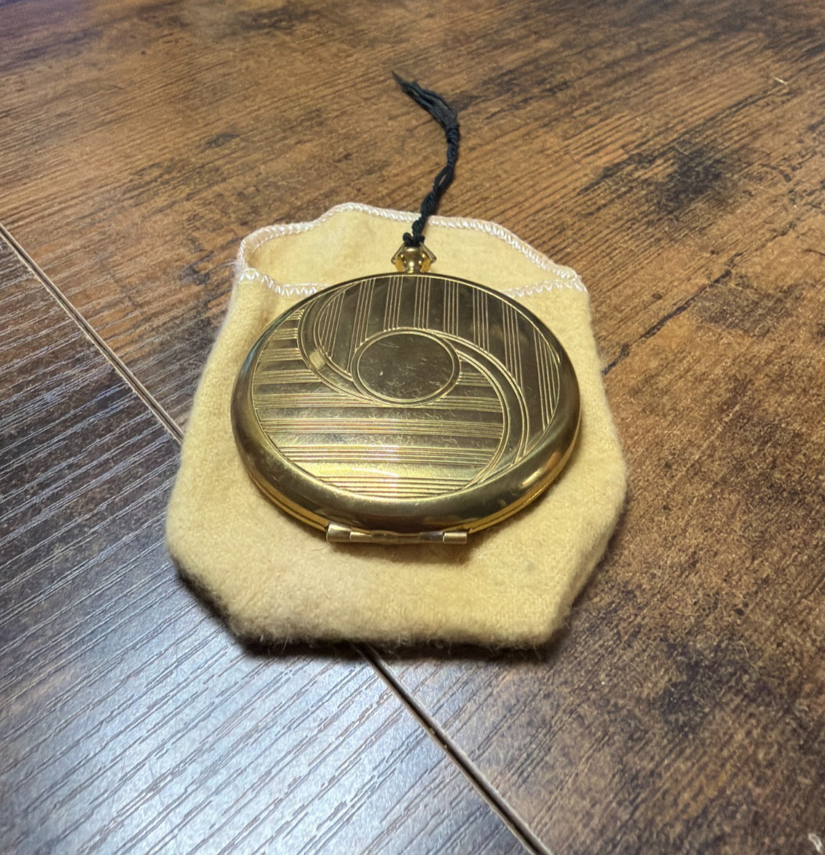 VTG 1930's Zell 5th Avenue Gold Tone Pressed Powder Pocket Watch Compact ~ Ex.