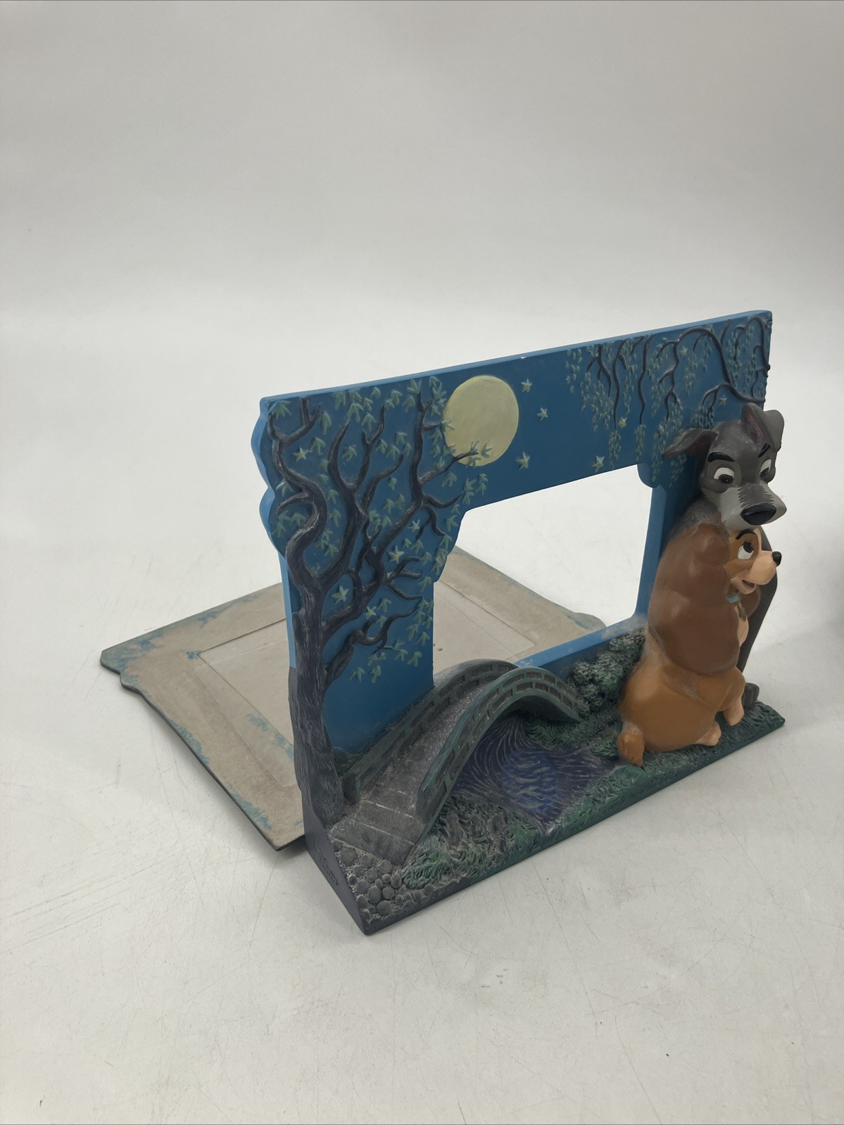 Disney Lady and the Tramp 3-D Resin Picture Frame Walt Disney Ships Fast Disney Lady and the Tramp 3-D Resin Picture Frame Walt Disney Ships Fast