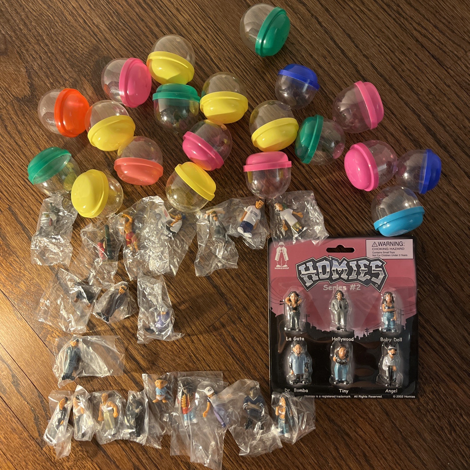Homies Mixed Lot 26 Mini Figures + 20 Plastic Toy Capsule With Snap on Cap Homies Mixed Lot 26 Mini Figures + 20 Plastic Toy Capsule With Snap on Cap