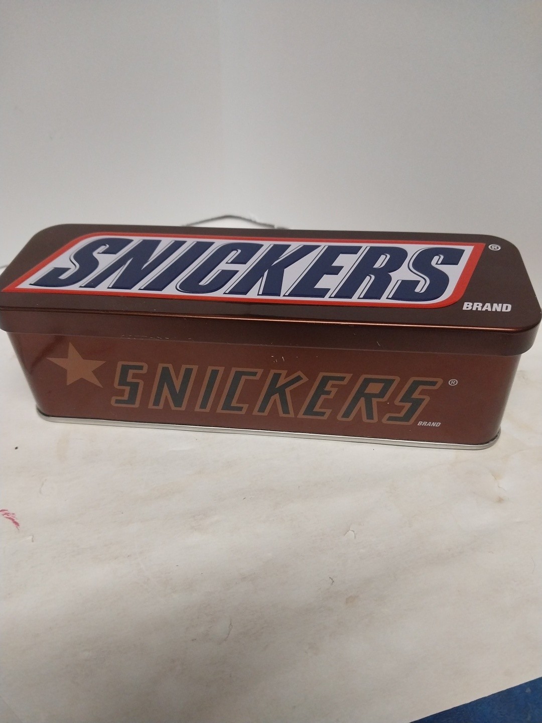 Snickers Vntage Hinged Candy Bar Shaped Tin Mint Snickers Vntage Hinged Candy Bar Shaped Tin Mint