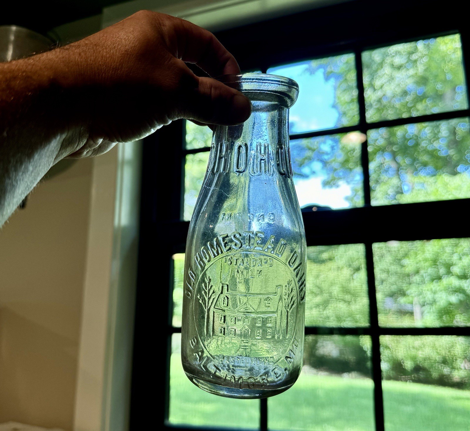 Old Homestead Dairy Baltimore MD Permit 299 Pt Milk Bottle Pictorial House 1923