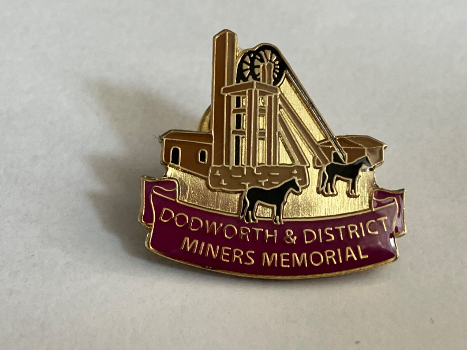Vintage N.U.M Dodworth & District Miners Memorial Enamel Pin Badge Vintage N.U.M Dodworth & District Miners Memorial Enamel Pin Badge