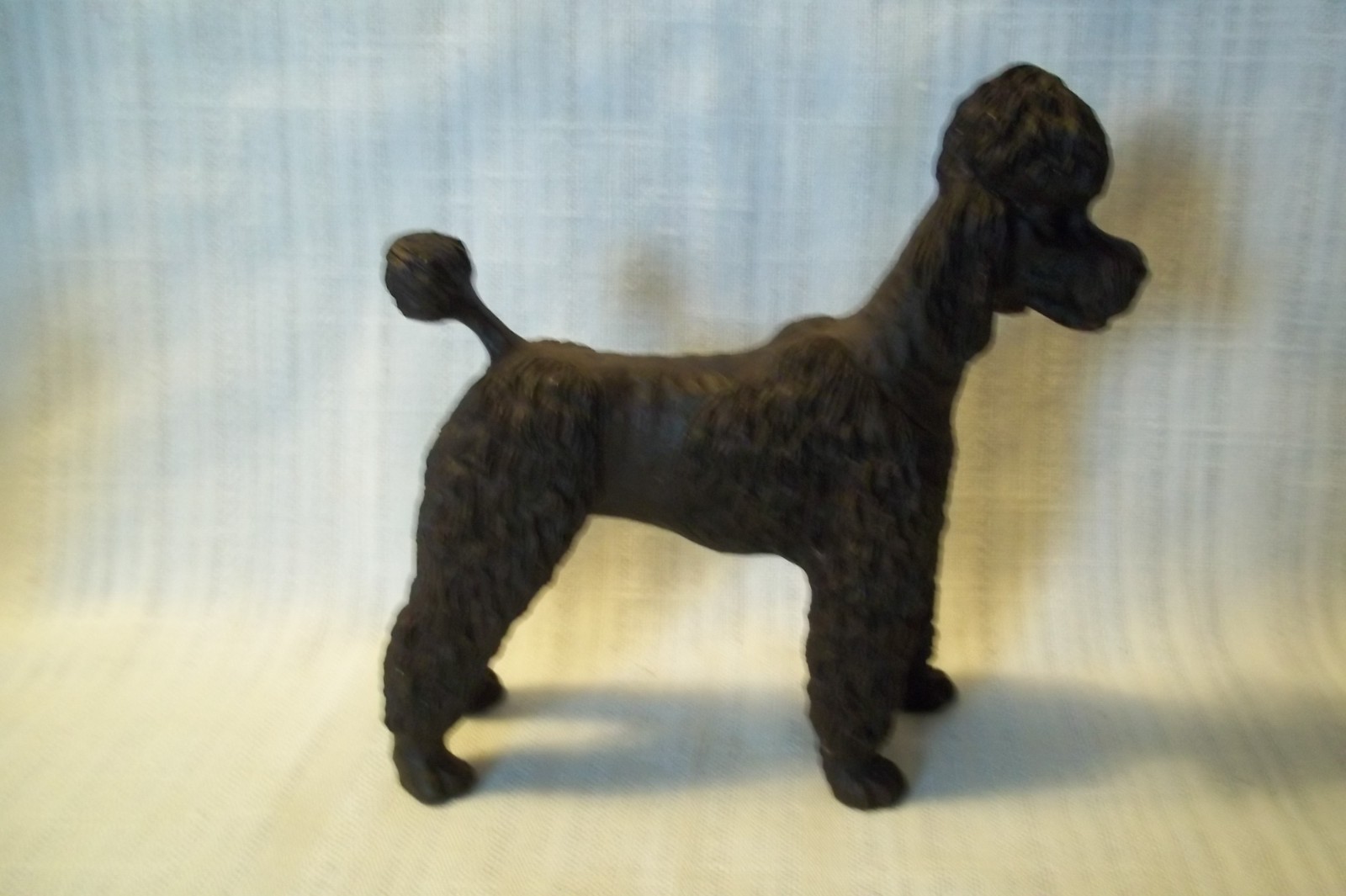 VINTAGE BLACK / BROWN RESIN POODLE FIGURINE