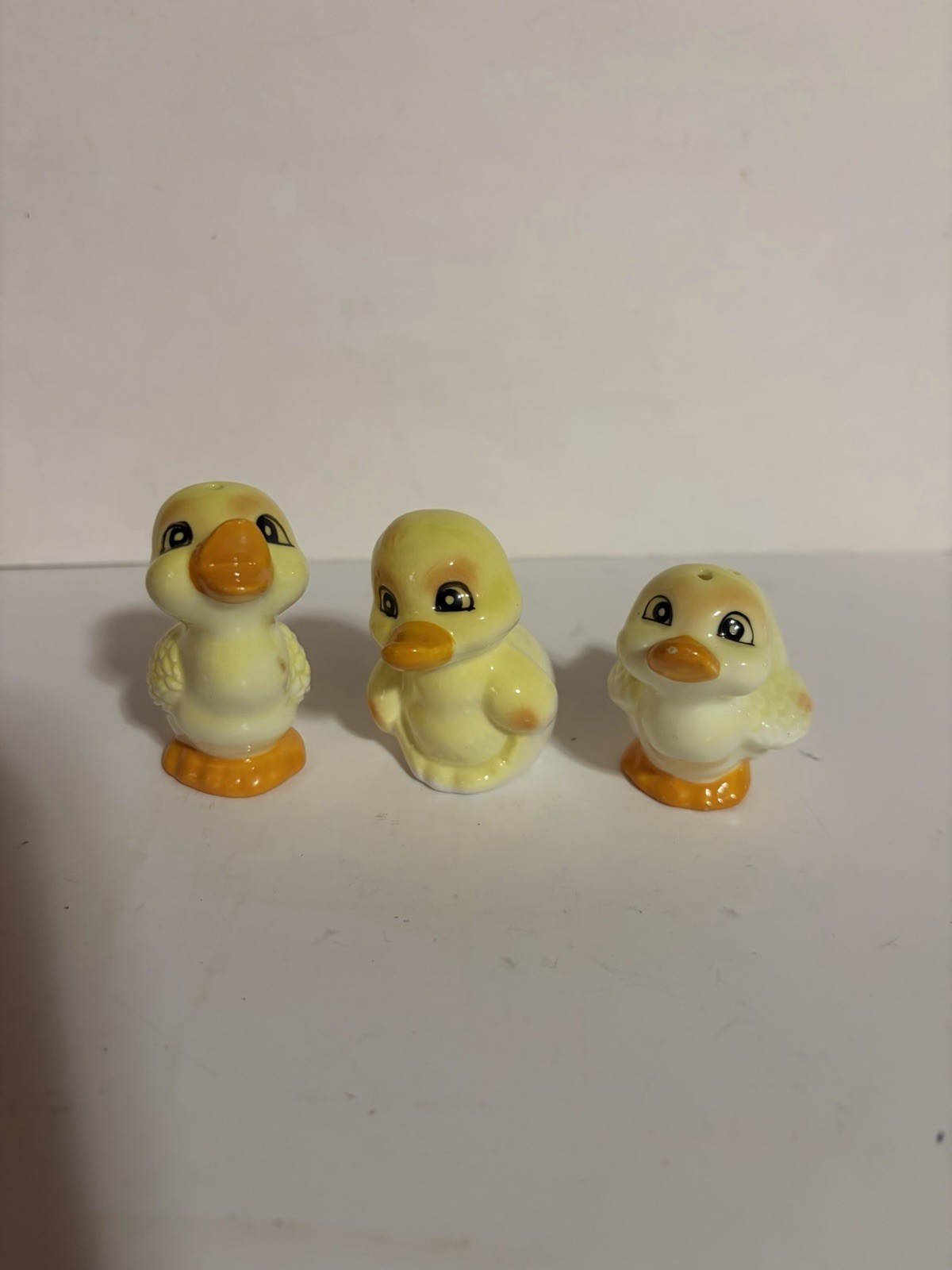 Adorable Vintage Yellow DUCKS Salt & Pepper Shaker Set & Toothpick Holder CUTE Adorable Vintage Yellow DUCKS Salt & Pepper Shaker Set & Toothpick Holder CUTE