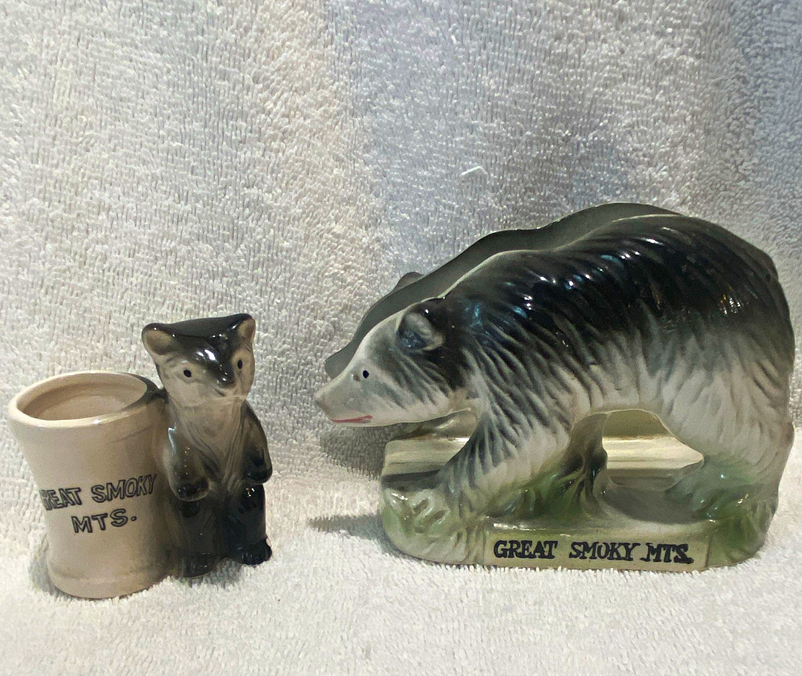 Vintage Great Smoky Mountains Bear  Napkin & Toothpick Holder Set Made in Japan