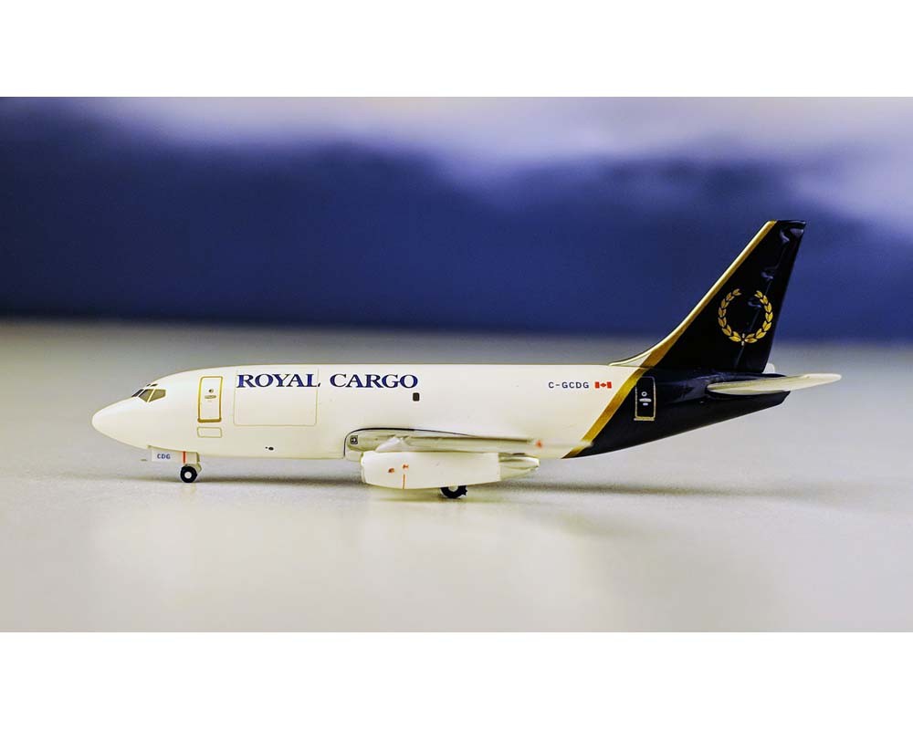 Aeroclassics ACCGCDG Royal Cargo Boeing 737-200F C-GCDG Diecast 1/400 Jet Model
