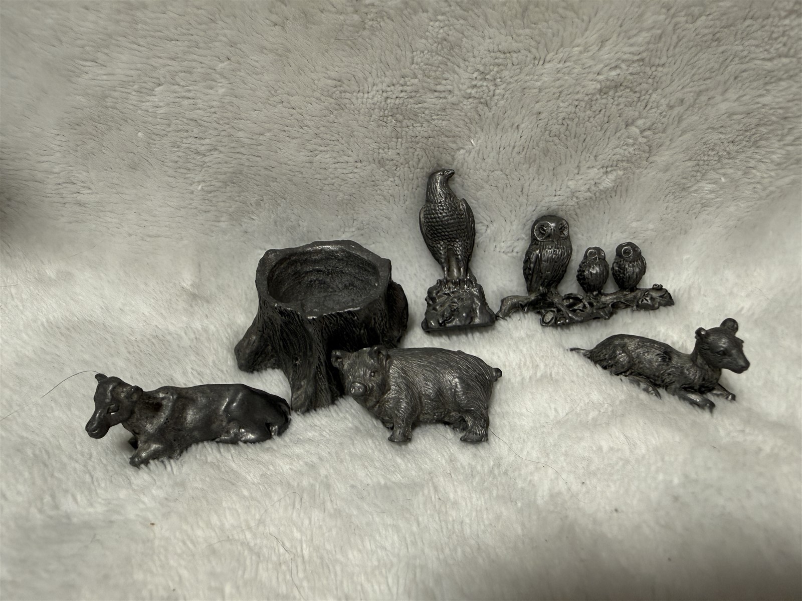 LOT OF 7 PEWTER MINIATURE PIECES AMERICAN EAGLE OWL FAMILY PIG COW TREE STUMP LOT OF 7 PEWTER MINIATURE PIECES AMERICAN EAGLE OWL FAMILY PIG COW TREE STUMP
