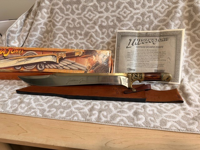 United Cutlery Indiana Jones Khyber Bowie Knife UC501 w/ Leather Sheath & Box United Cutlery Indiana Jones Khyber Bowie Knife UC501 w/ Leather Sheath & Box