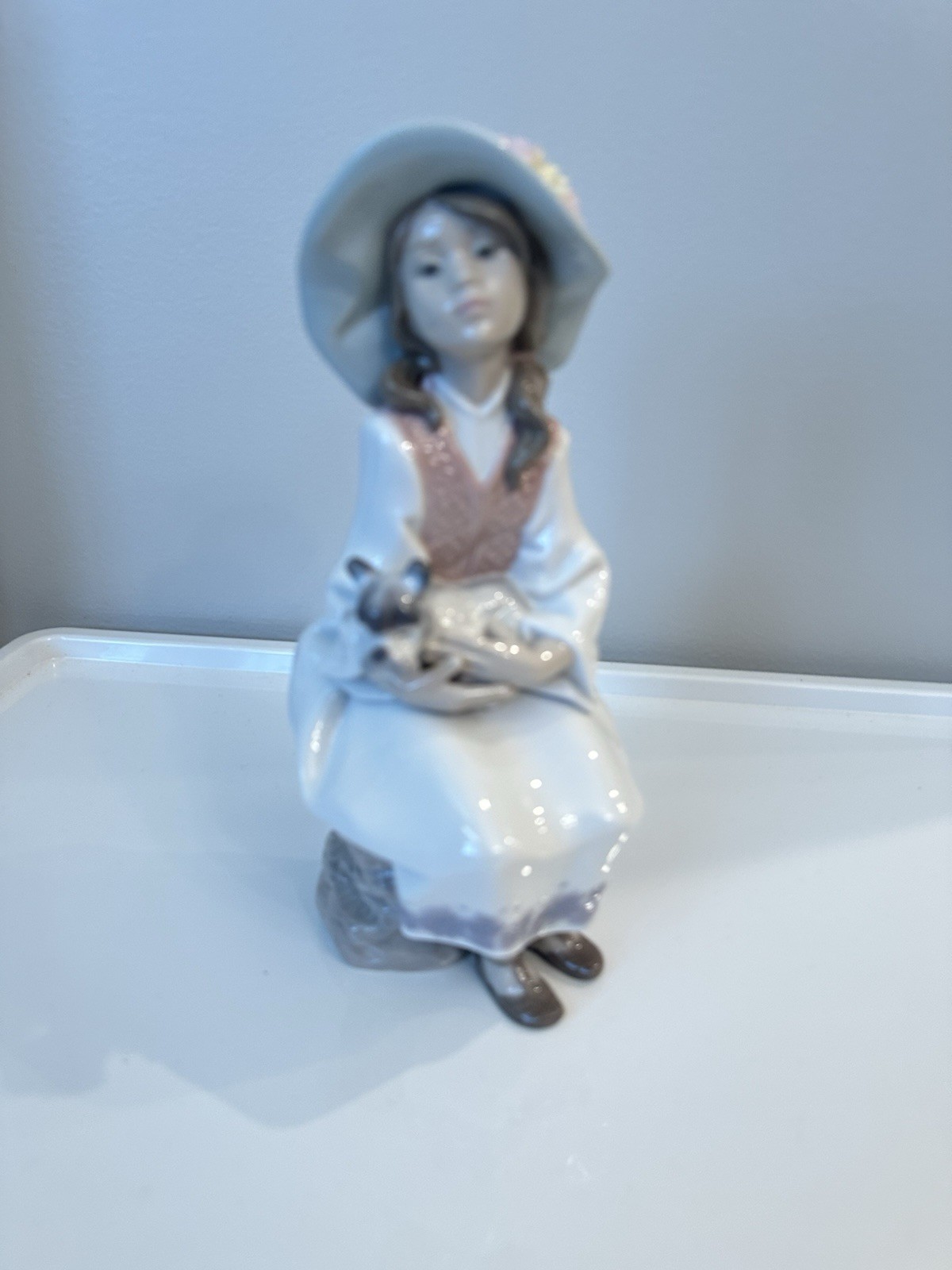 Lladro “Daydreams” 6400 Beautiful RARE Retired, No Box, Excellent Lladro “Daydreams” 6400 Beautiful RARE Retired, No Box, Excellent