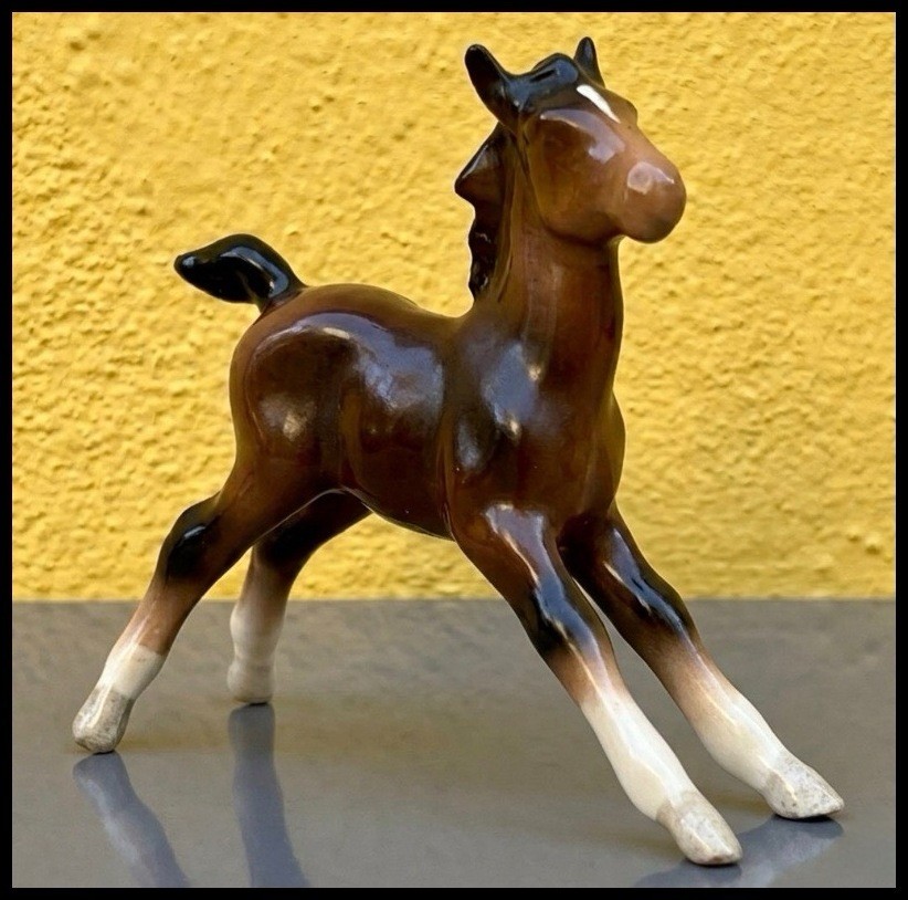 Vintage Beswick England Large Stretched Foal 836 Bay Brown Horse Figurine 1961 Vintage Beswick England Large Stretched Foal 836 Bay Brown Horse Figurine 1961