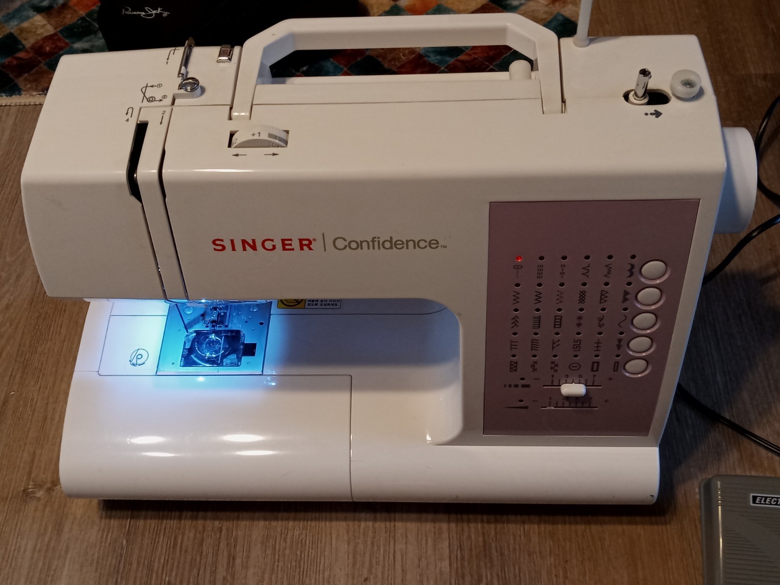 Singer Confidence Sewing Machine 7463  🪡🧵