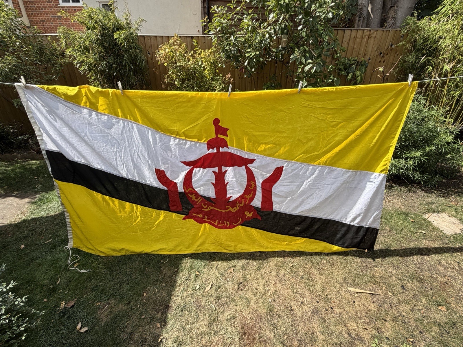 Vintage Brunei Army Huge Flag Fully Stitched Bunting Naval Clips 8.8ft x 4.7ft Vintage Brunei Army Huge Flag Fully Stitched Bunting Naval Clips 8.8ft x 4.7ft