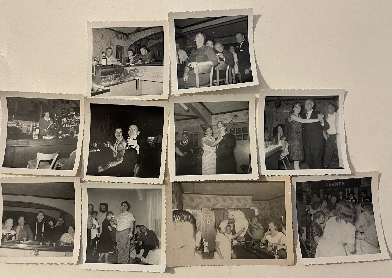 10       1940’s Heavy Drinking Bar Scene Snapshot Photos ￼
