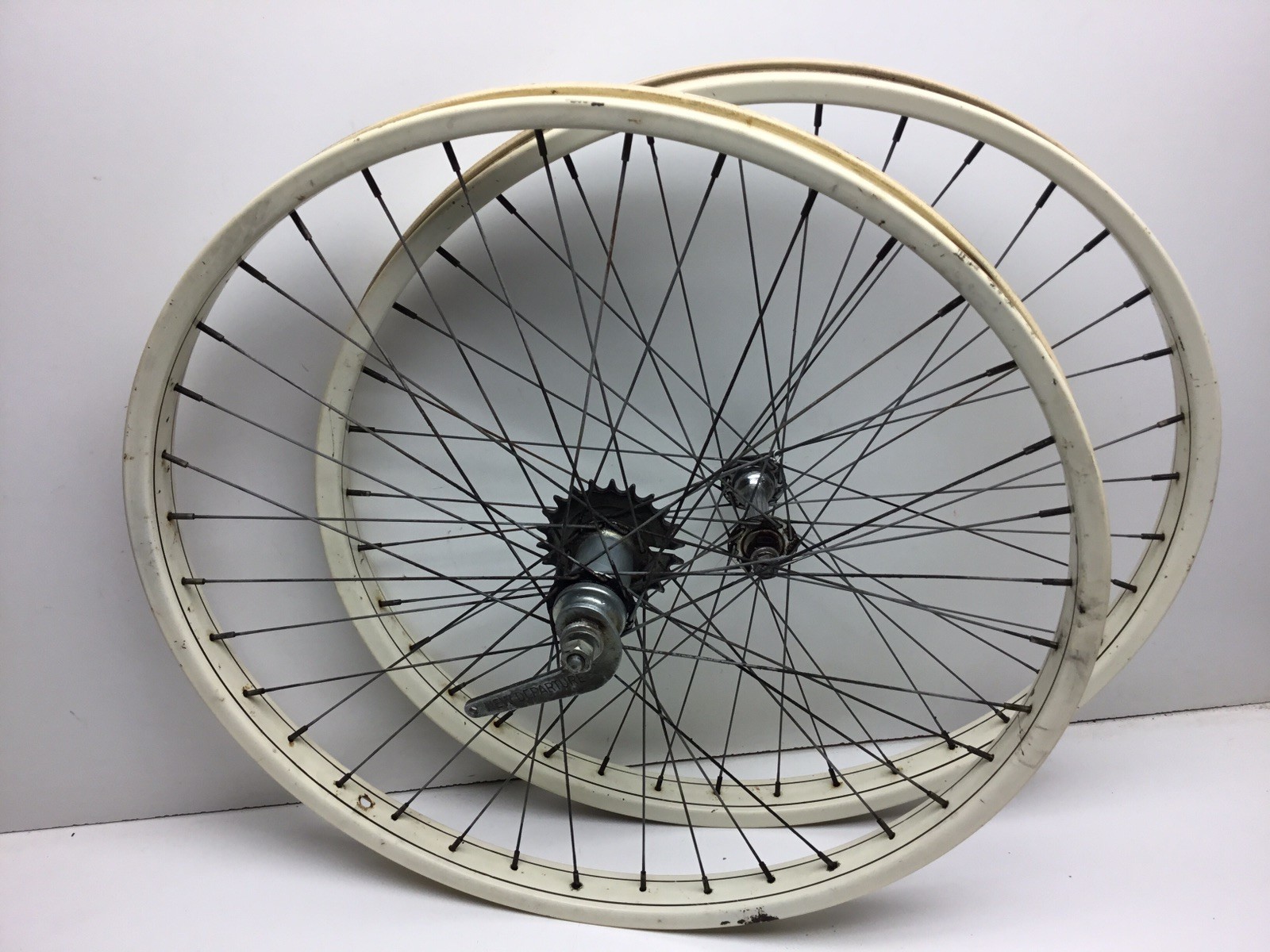 Vintage 1950s Schwinn 26” 2.125” S2 Bicycle Wheels Rims Hornet DX Bike