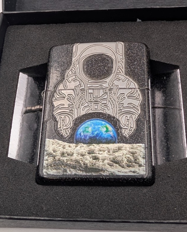 Zippo Moon Landing 50 Years 2019 Collectible Of The Year LE 00264/14000 Unfired Zippo Moon Landing 50 Years 2019 Collectible Of The Year LE 00264/14000 Unfired
