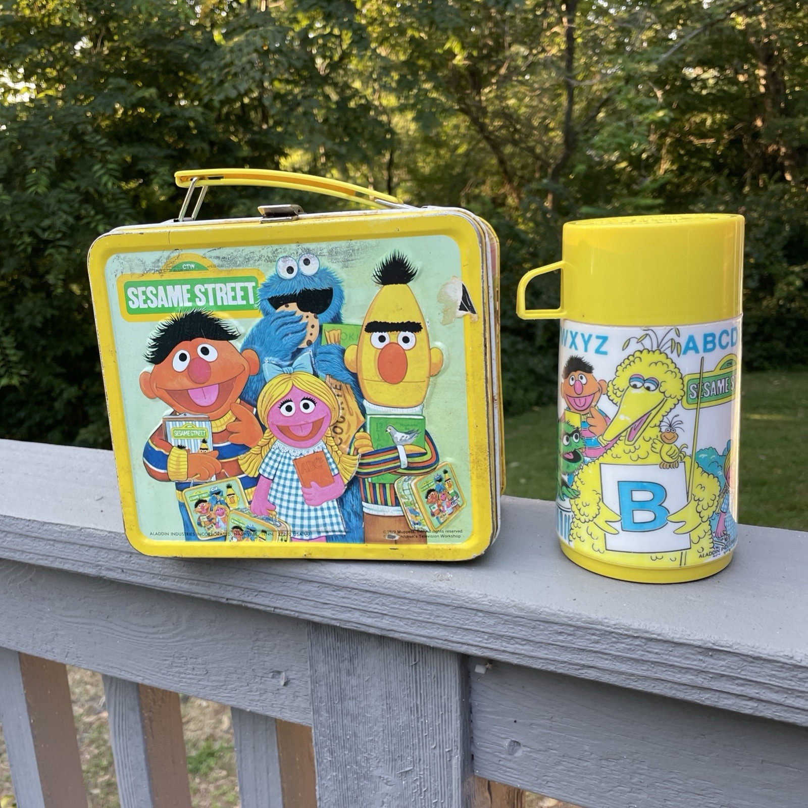 Vintage Sesame Street Metal Lunch Box Aladdin 1979 With Thermos Bottle 