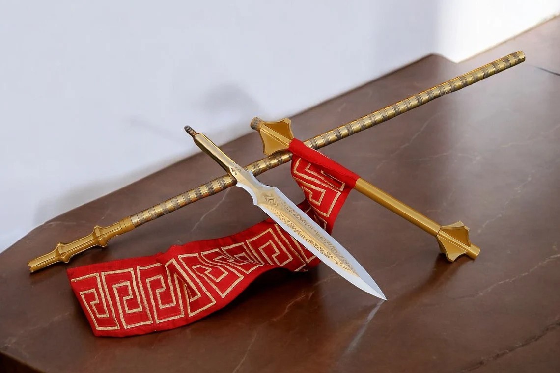 The Legendary Spear of Kratos 21 Karat Pure Gold Plated, Etched Blade The Legendary Spear of Kratos 21 Karat Pure Gold Plated, Etched Blade