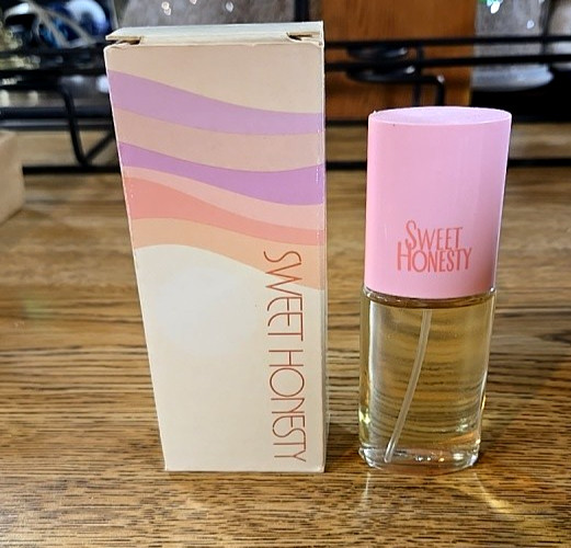 1984 Vintage Avon Original Sweet Honesty 1.8 fl oz Cologne Perfume Spray 