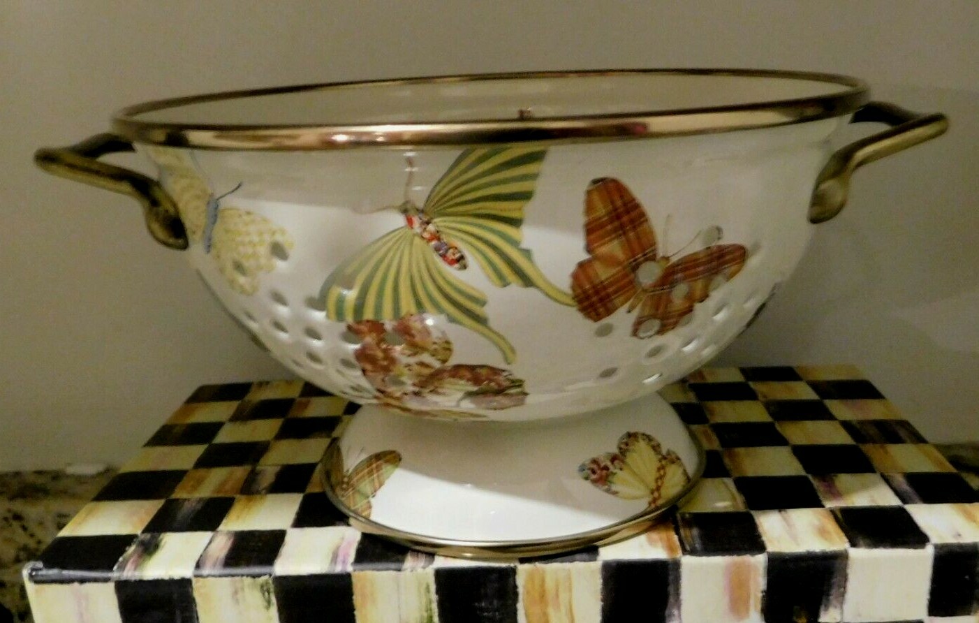 MACKENZIE-CHILD'S, BUTTERFLY GARDEN SMALL ENAMEL COLANDER,NEW,RETIRED MACKENZIE-CHILD'S, BUTTERFLY GARDEN SMALL ENAMEL COLANDER,NEW,RETIRED