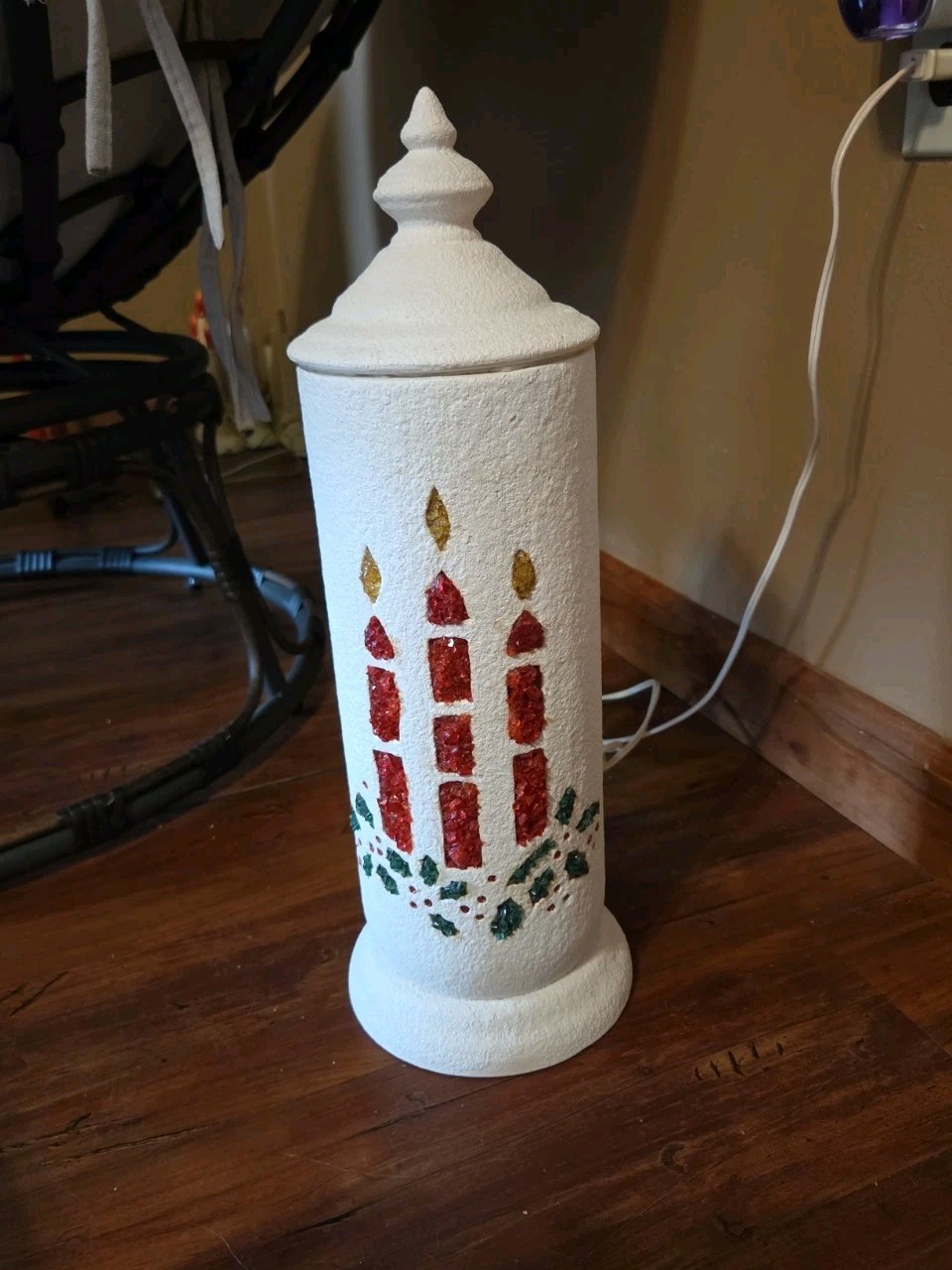 VINTAGE WHITE 18in PLASTER  CHRISTMAS  LIGHT CANDLE  RED, GLEEN CRUSHED GLASS