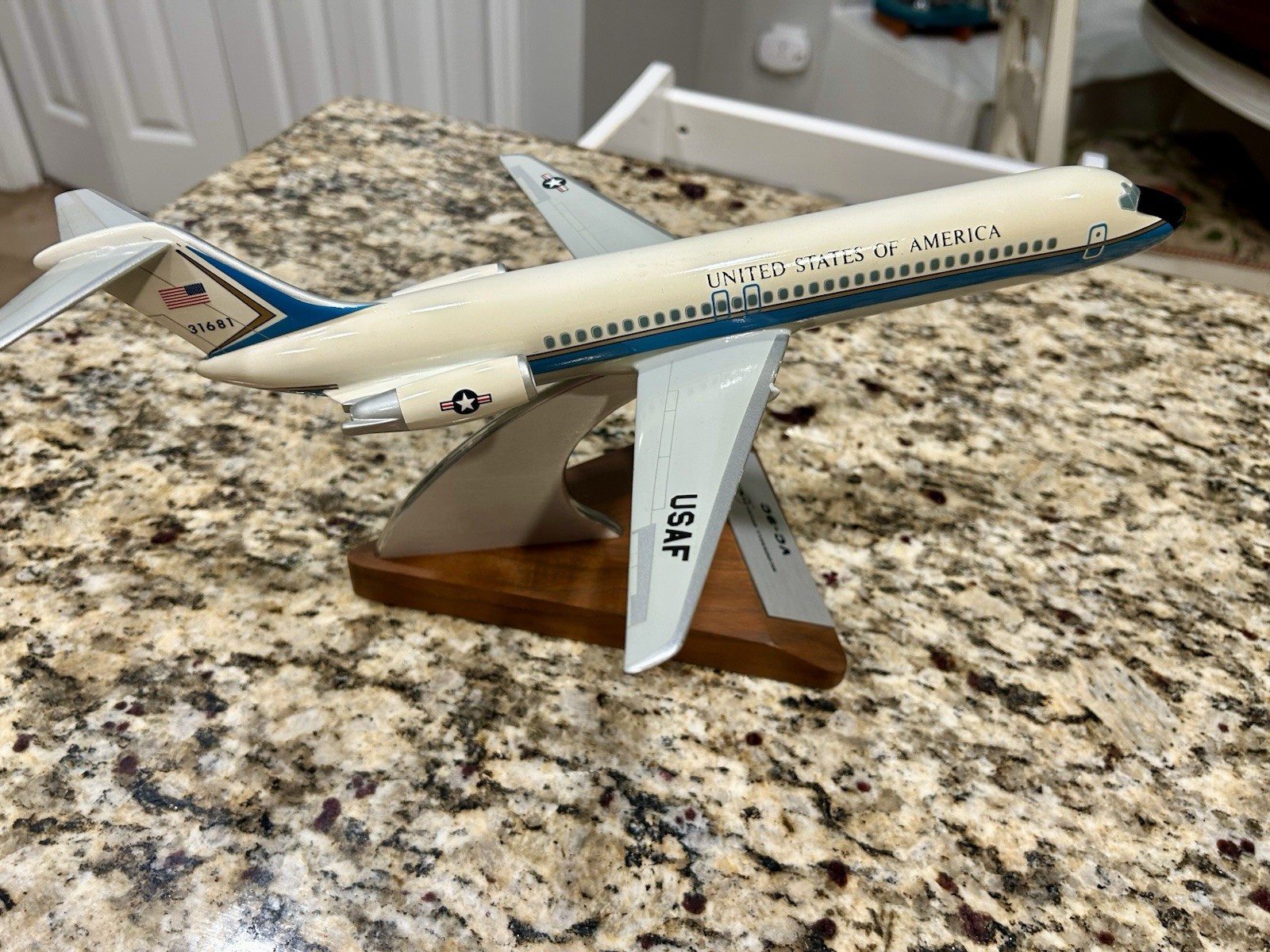Rare Pacmin VC-9 USAF Model / DC-9 (Pacific Miniatures)