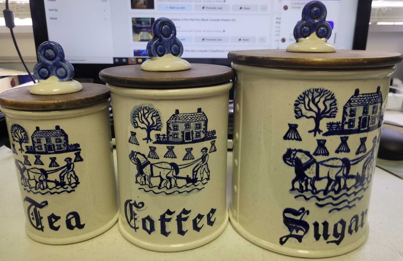 Vintage Metlox Poppytrail Homestead Provincial Tea Coffee Sugar Canister Set USA Vintage Metlox Poppytrail Homestead Provincial Tea Coffee Sugar Canister Set USA