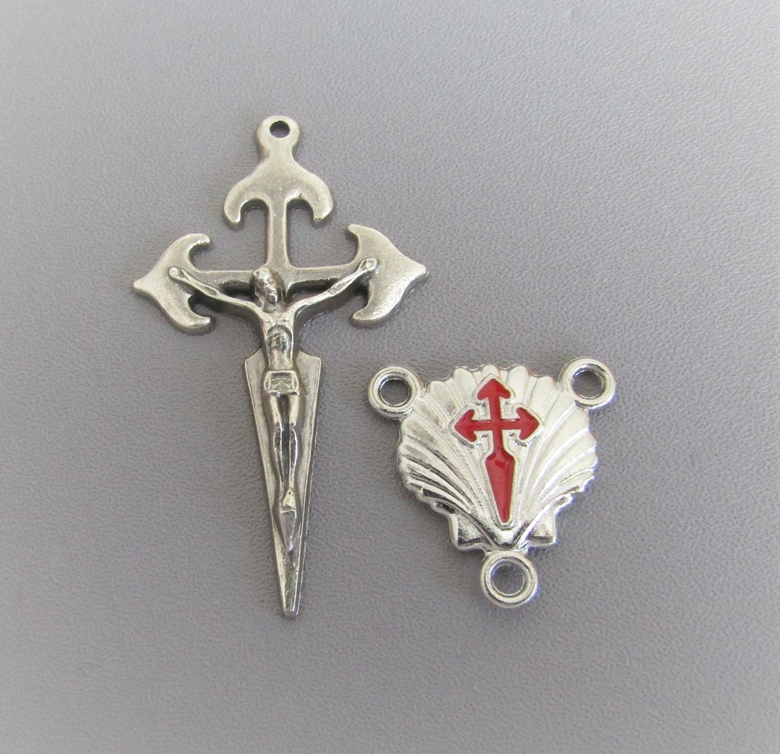 Rosary CENTER & CRUCIFIX Saint St JAMES Camino de Santiago Shell RED Cross L127 Rosary CENTER & CRUCIFIX Saint St JAMES Camino de Santiago Shell RED Cross L127
