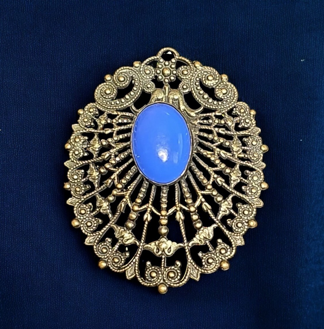 Vintage Czech Filigree Gold Tone Blue Opaque Glass Center Cabochon Brooch Pin Vintage Czech Filigree Gold Tone Blue Opaque Glass Center Cabochon Brooch Pin