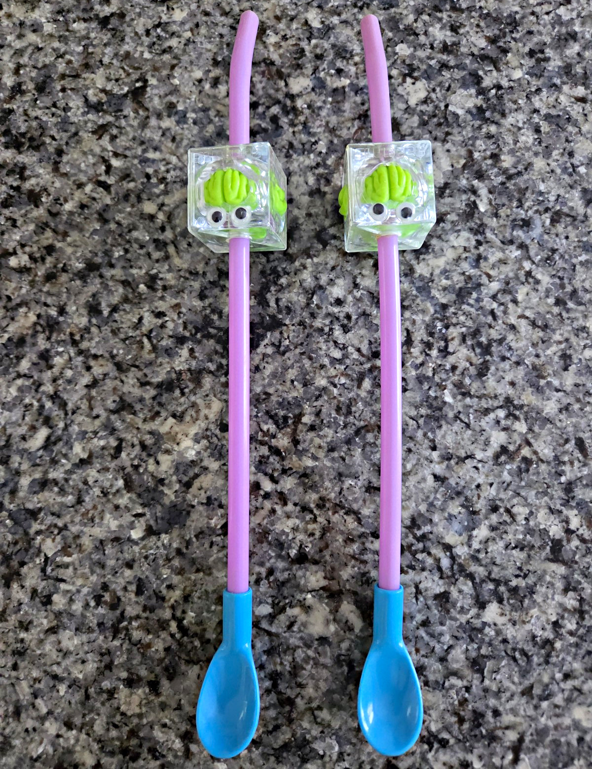 VINTAGE 1990\'S SEVEN ELEVEN SLURPEE STRAWS LOT OF 2