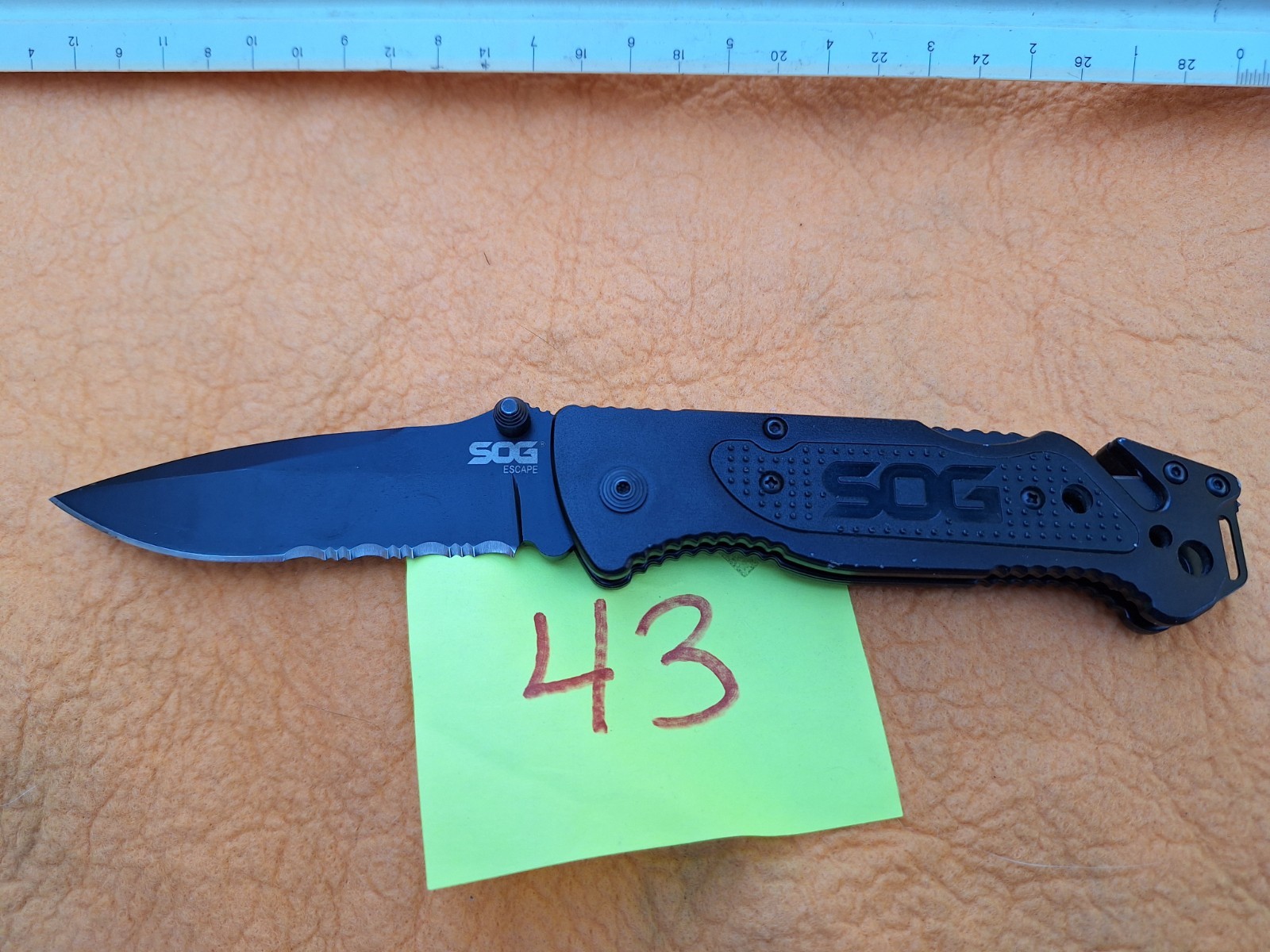 1 SOG ESCAPE   COMBO      EXCELLENT   Lot N32