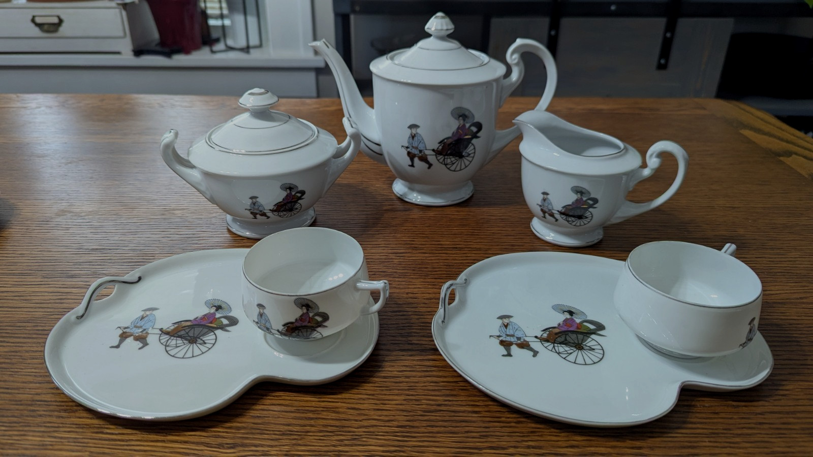 Vintage Hakusan&Arita Japan Fine China 9 Piece Set Teapot, Sugar, Creamer, Cups Vintage Hakusan&Arita Japan Fine China 9 Piece Set Teapot, Sugar, Creamer, Cups