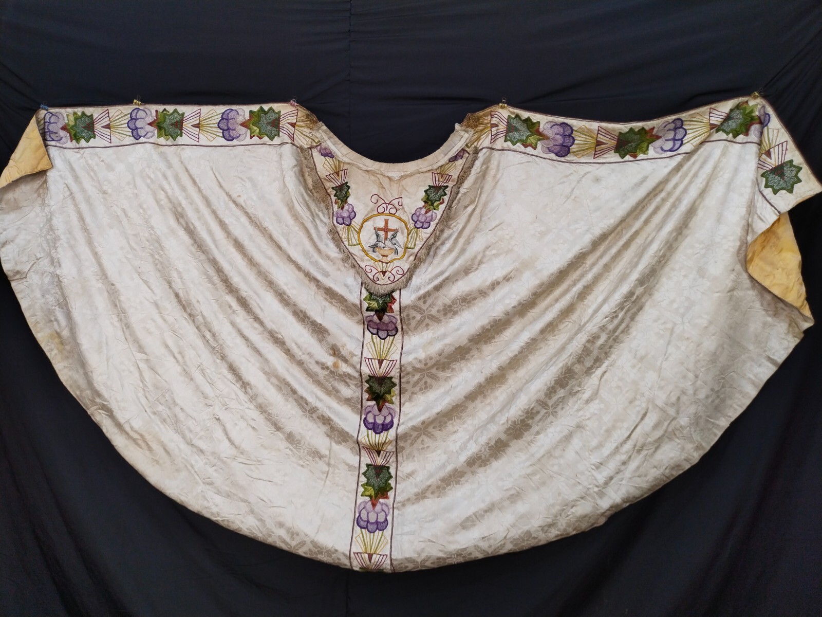 vintage church cope vestment chasuble christian silk embroidery needlework vintage church cope vestment chasuble christian silk embroidery needlework