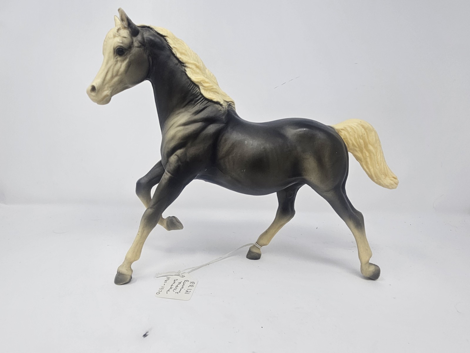 Vtg Breyer Model Horse~Smoke Grey Running Mare #121~Classic Traditional 1963-68 Vtg Breyer Model Horse~Smoke Grey Running Mare #121~Classic Traditional 1963-68