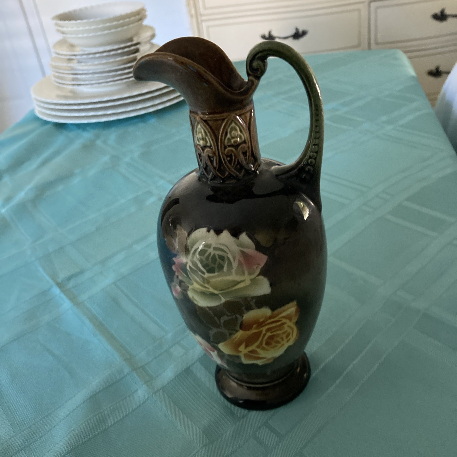 VINTAGE CZECHOSLAVAKIA HAND PAINTED PORCELAIN LUSTREWARE DECORATIVE VASE