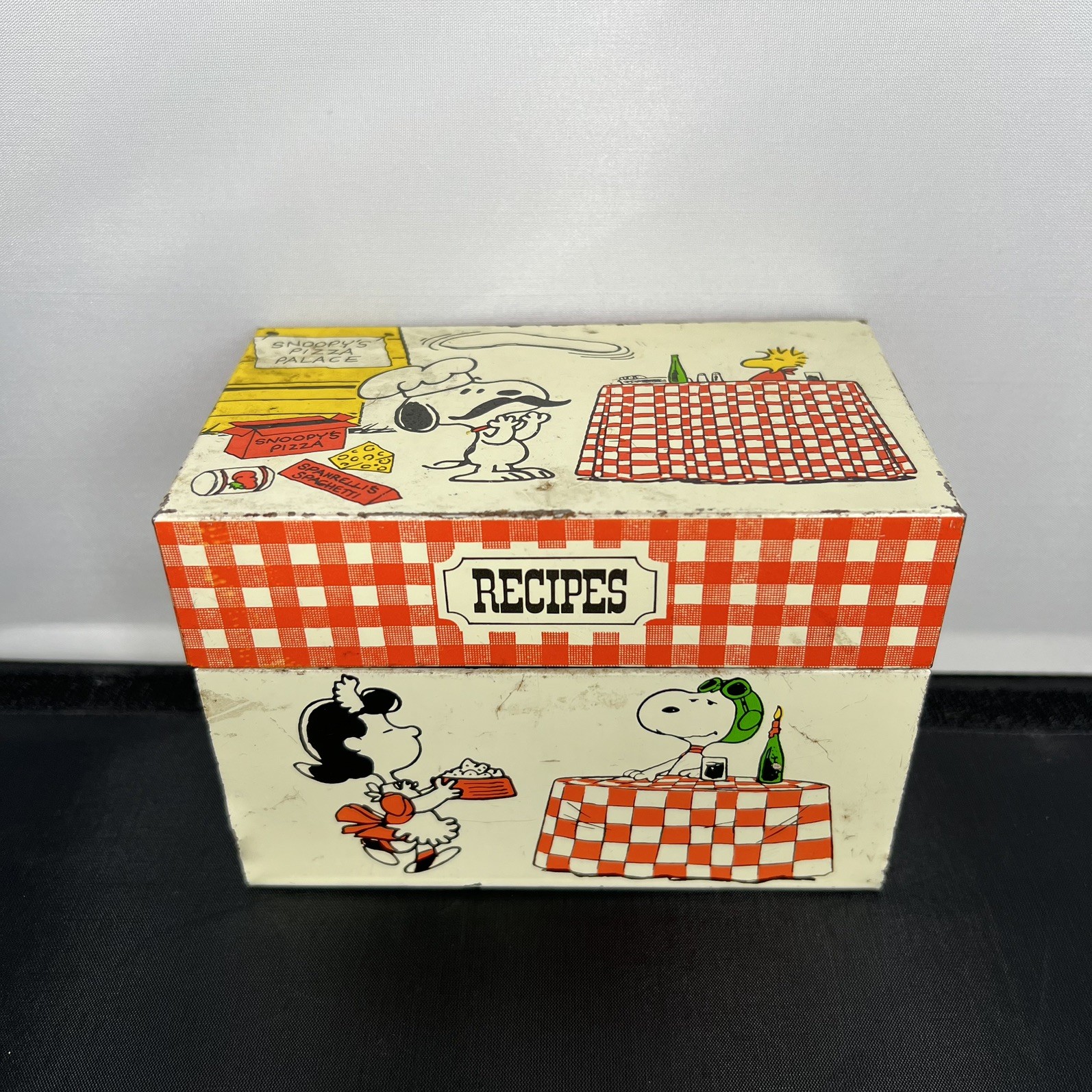 VINTAGE 1965 CHARLIE BROWN HALLMARK RECIPE BOX SNOOPY'S PIZZA PALACE PEANUTS