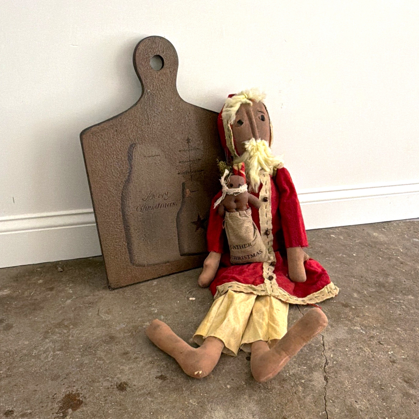 Primitive Fabric Santa Claus Christmas Figurine Doll, Red Dress, 3D Effect