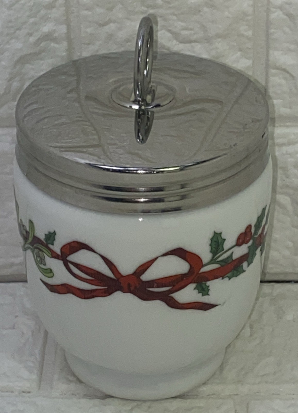 Vintage Royal Worcester Holly Ribbons King Size Egg Coddler Mistletoe No Box See Vintage Royal Worcester Holly Ribbons King Size Egg Coddler Mistletoe No Box See