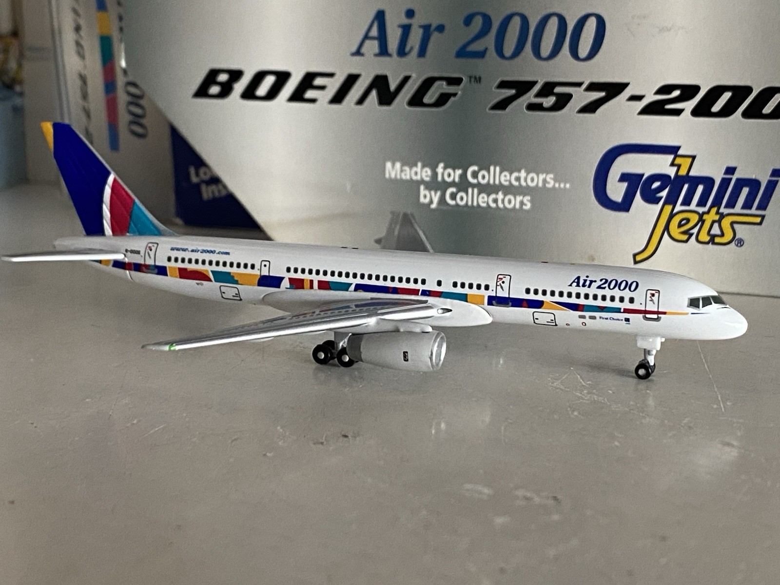 Gemini Jets Air 2000 Boeing 757-200 1:400 G-OOOS GJAMM068