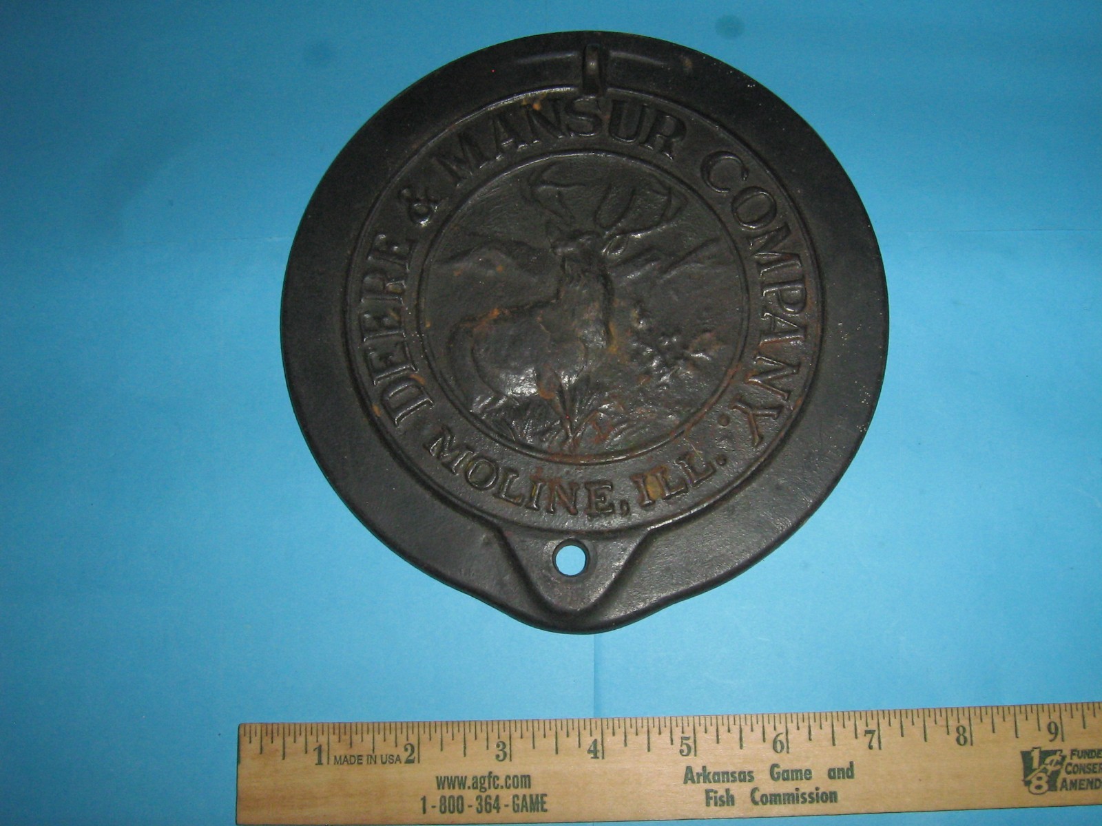 ANTIQUE JOHN DEERE MANSUR CO. CAST IRON CORN PLANTER BOX LID, MOLINE,ILLINOIS ANTIQUE JOHN DEERE MANSUR CO. CAST IRON CORN PLANTER BOX LID, MOLINE,ILLINOIS